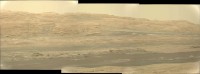 MOsaico di 3 immagini riprese con la Mastcam100 (il teleobiettivo più spinto) in una fiornata particolarmente tersa...