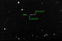 Somma di tutti i 90 frames che mostra già ad occhio una certa variazione di luminosità dell'asteroide.