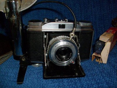 Agfa Solinette II 1954 con flash a bulbi e attacco del cavetto
