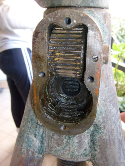 Interno cremagliera prima della pulizia rid
