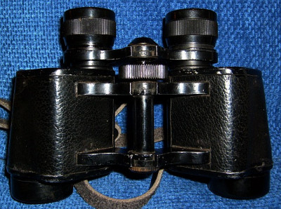 Wray 8x30 WW2 in piedi lato anteriore dopo